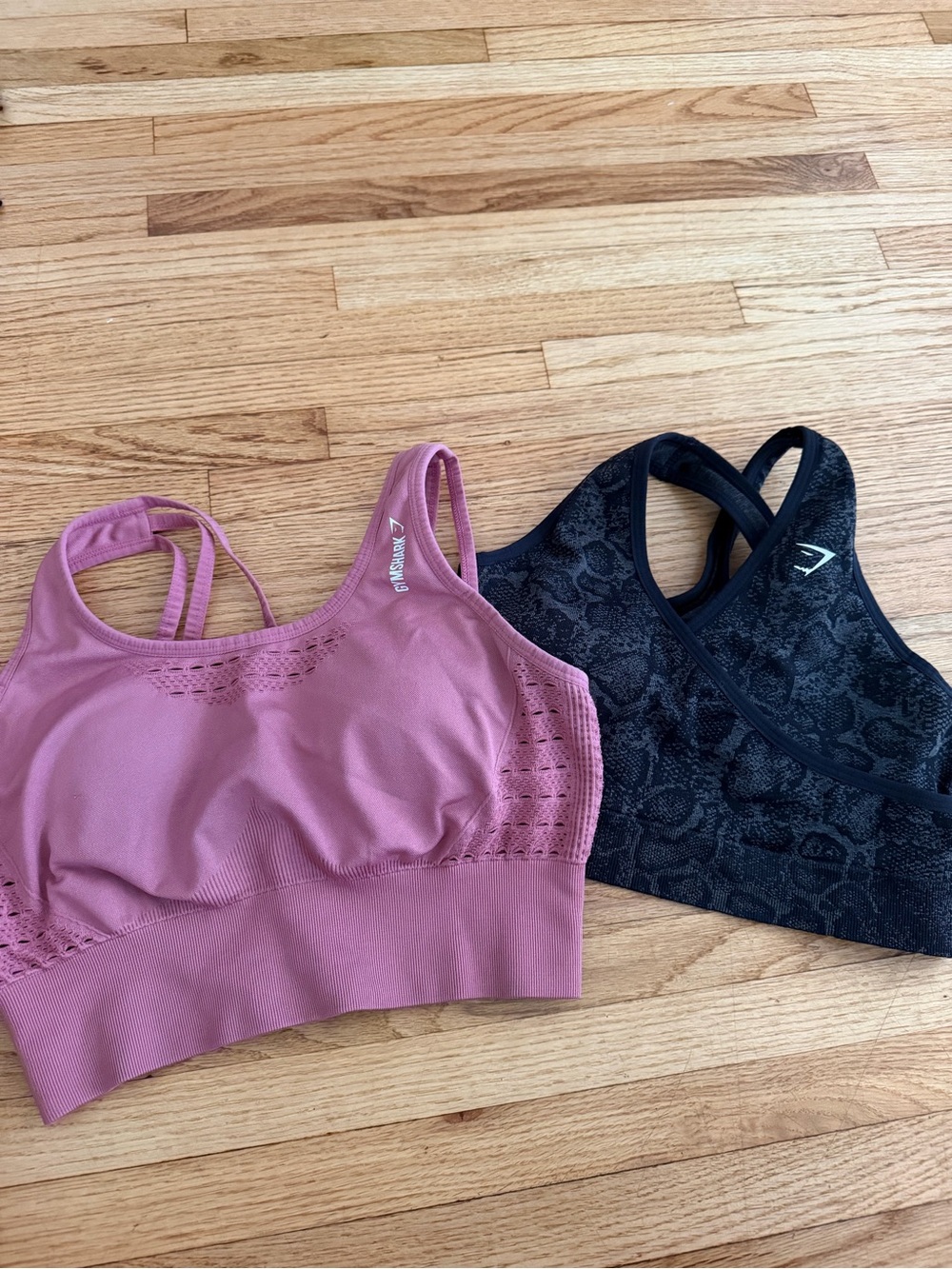Gymshark Sports Bra Bundle 2 Pc Women’s Medium Pink & Black Patterned
